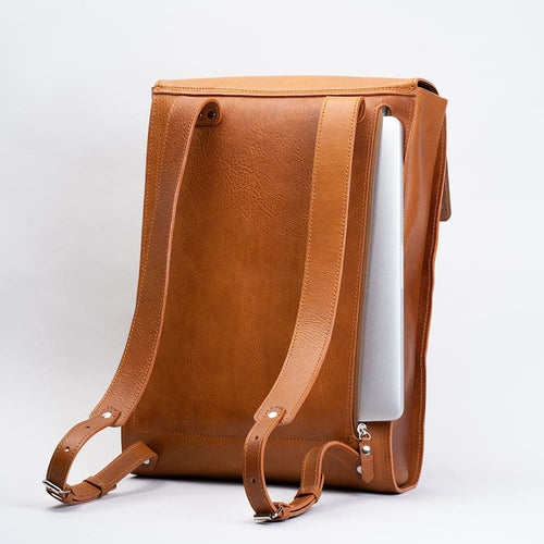Leather laptop backpack - The Minimalist (Camel)